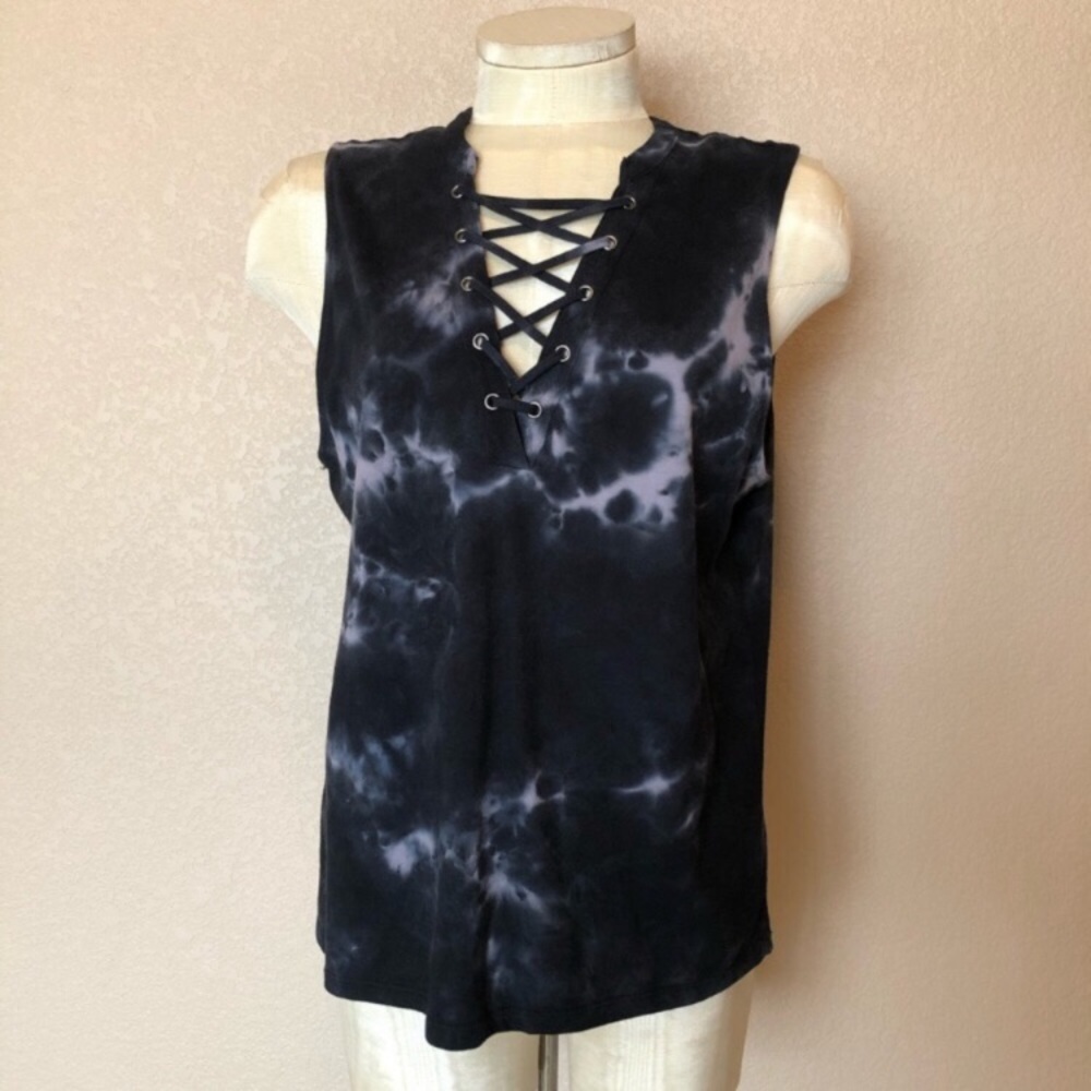 NWOT Hot Topic black tie dye lace up top